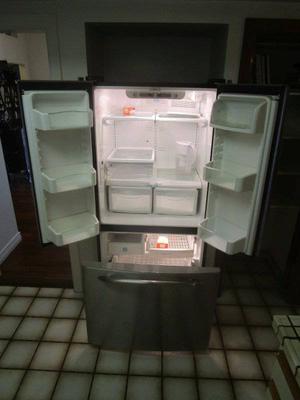 This GE Refrigerator looks good but it works terribly!