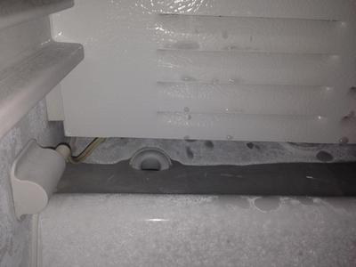 The ice build up in this fridge is truly insane!!